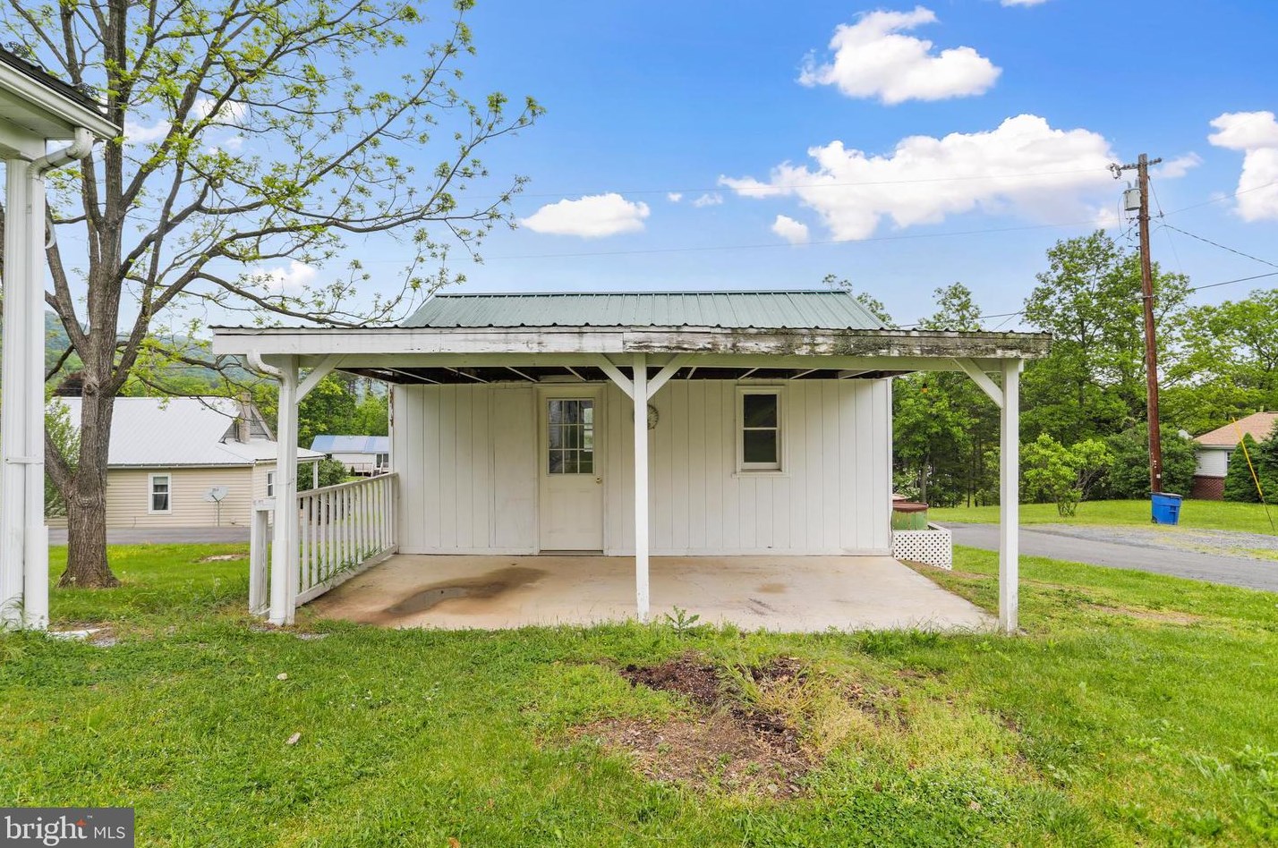 11147 Knobley Rd, Medley WV 26726 exterior