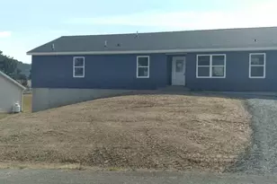 1525 Beacon St, Keyser, WV 26726 - Photo 5