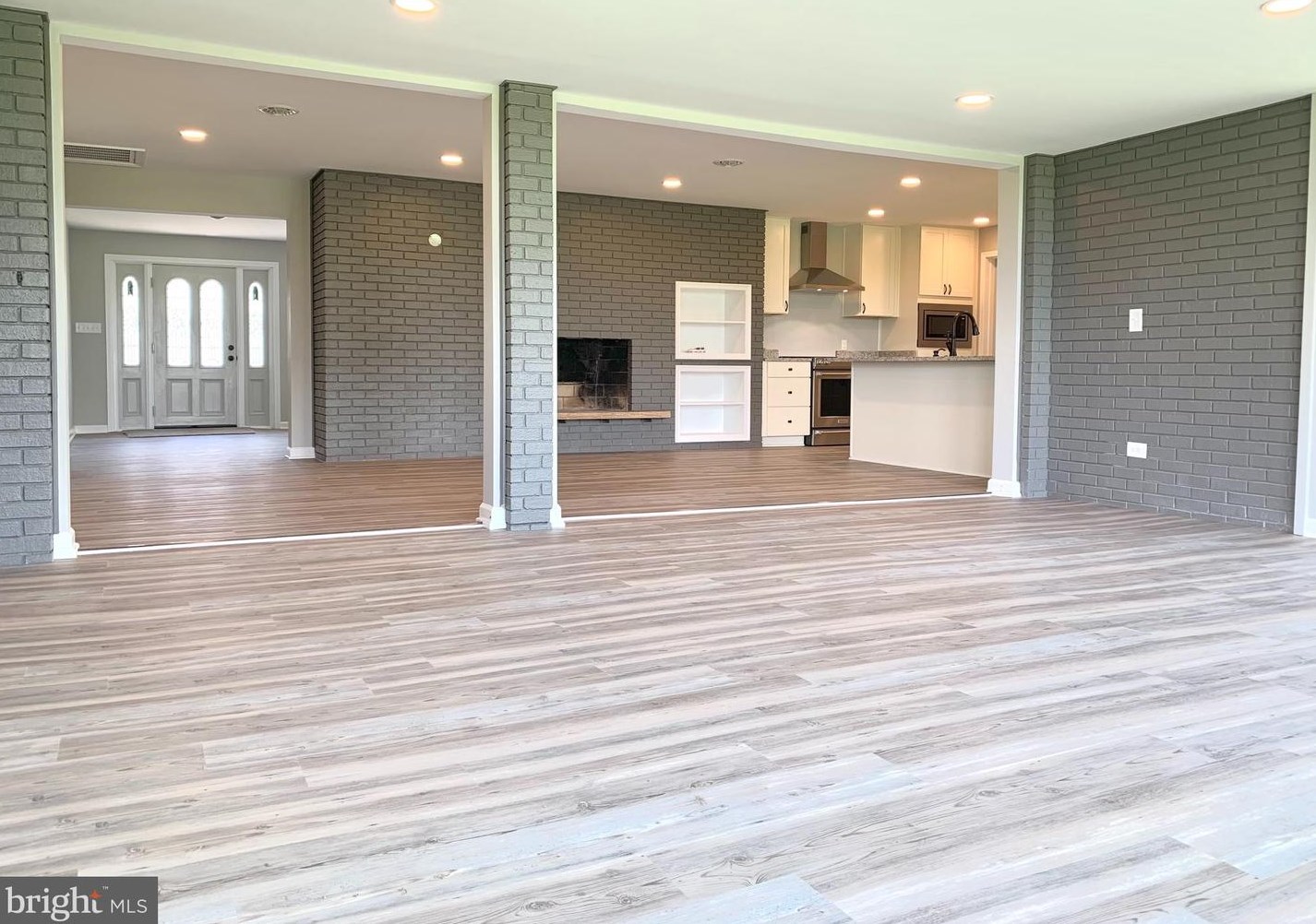 65 Hampton Grove Dr, Berkeley Springs WV  25411-5182 exterior
