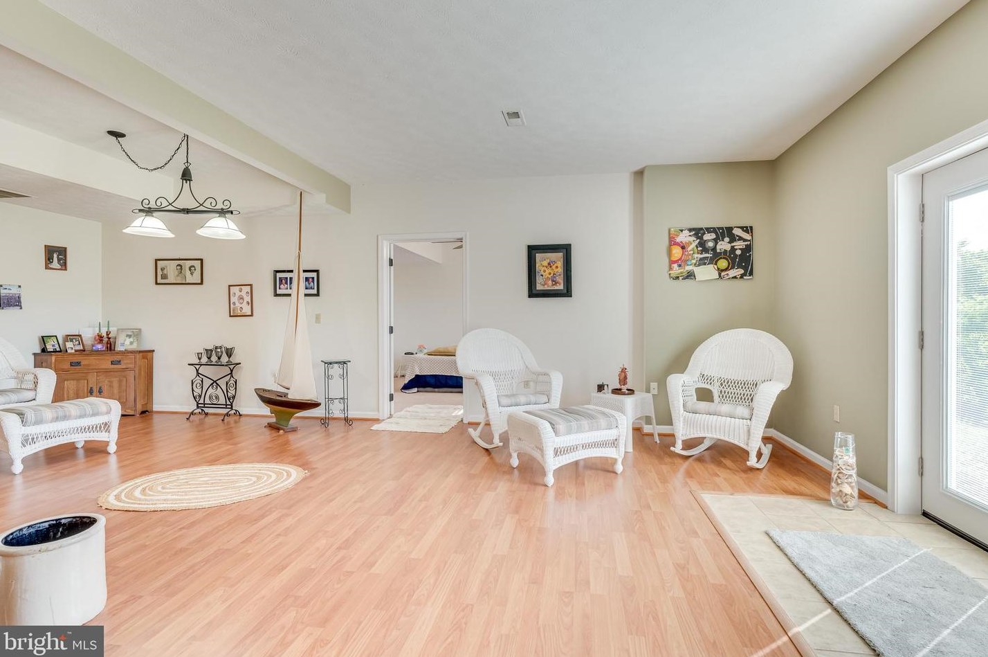 1942 Fairview Dr, Berkeley Springs WV  25411-3219 exterior