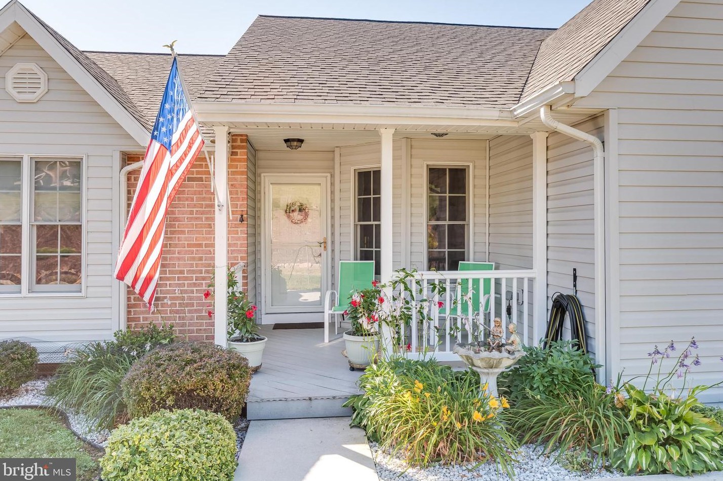 1942 Fairview Dr, Berkeley Springs WV  25411-3219 exterior