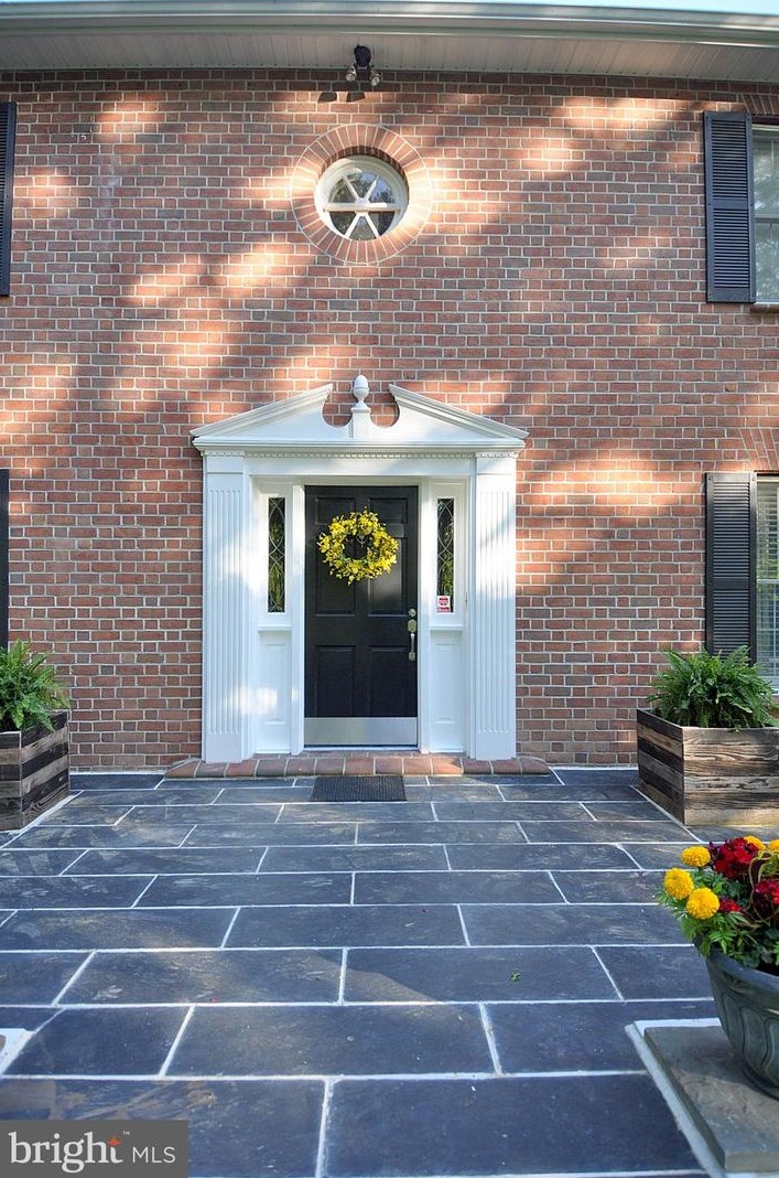 314 Shirley Dr, Berkeley Springs WV  25411-4966 exterior