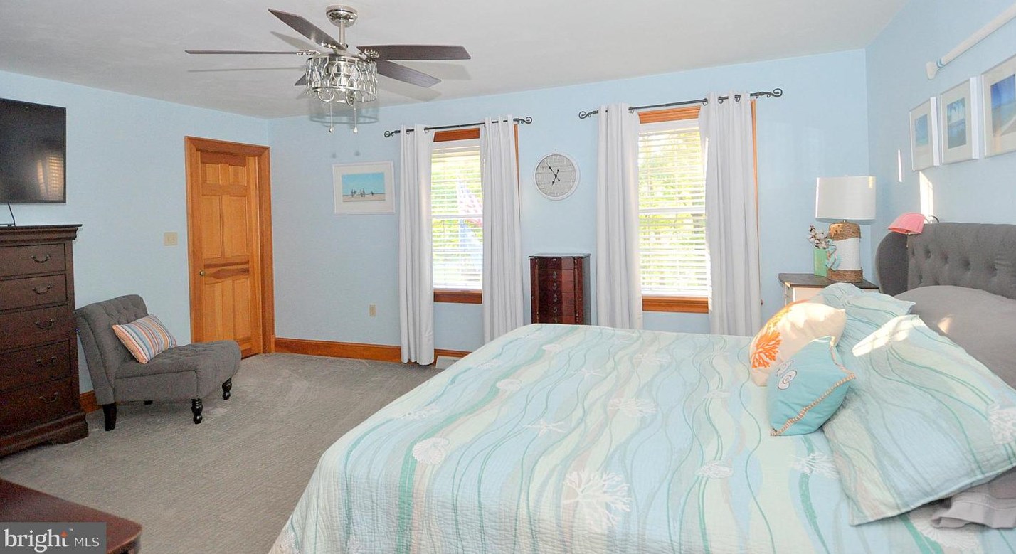 314 Shirley Dr, Berkeley Springs WV  25411-4966 exterior