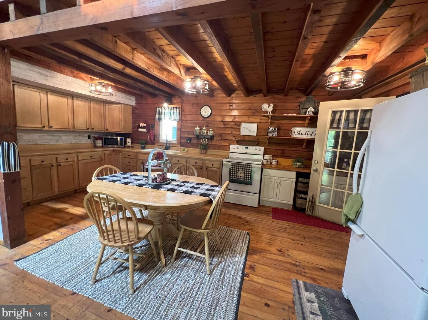 141 Dry Run Ln, Berkeley Springs, WV 25411