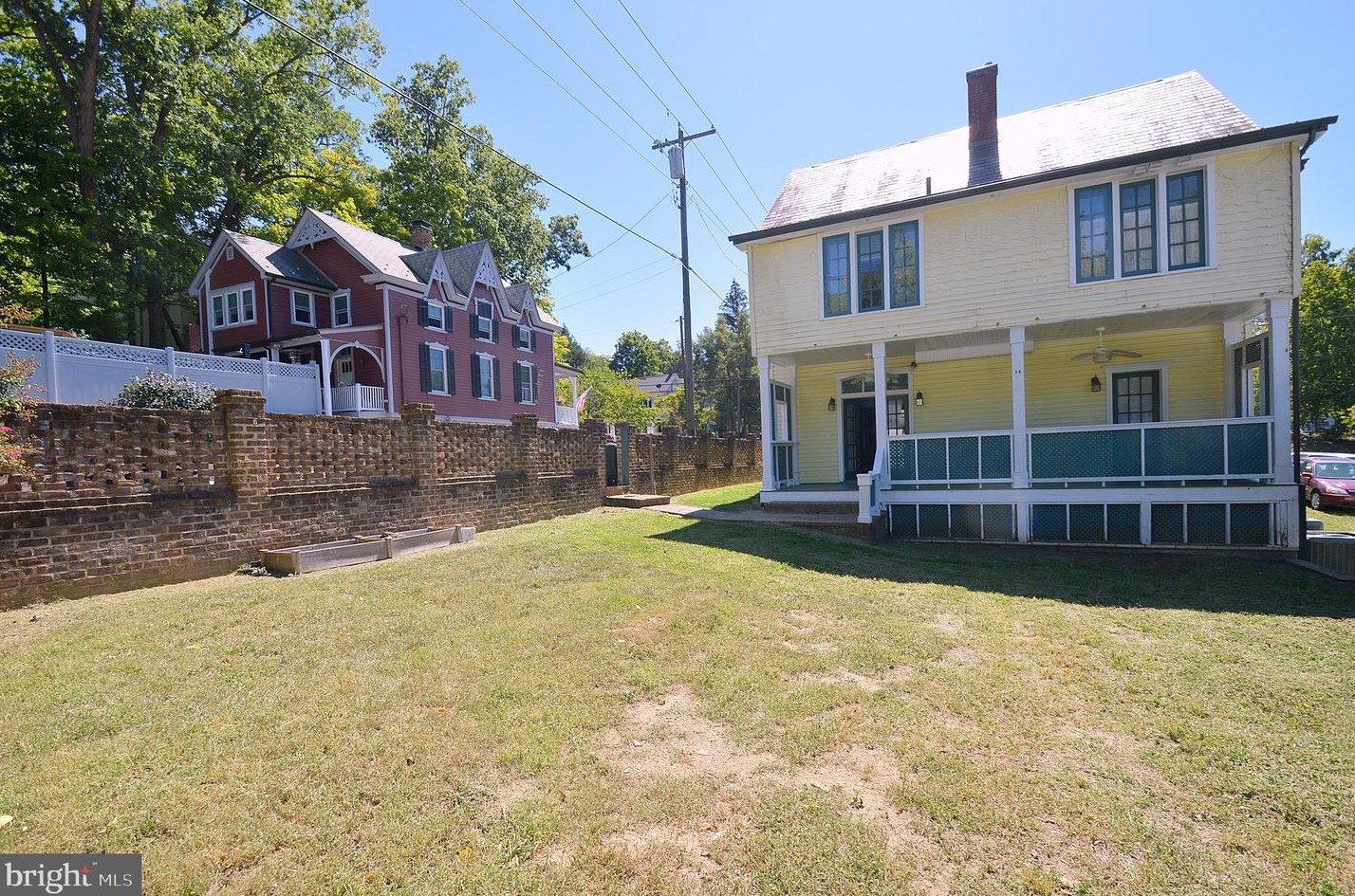 151 Fairfax St, Berkeley Springs WV  25411-3237 exterior