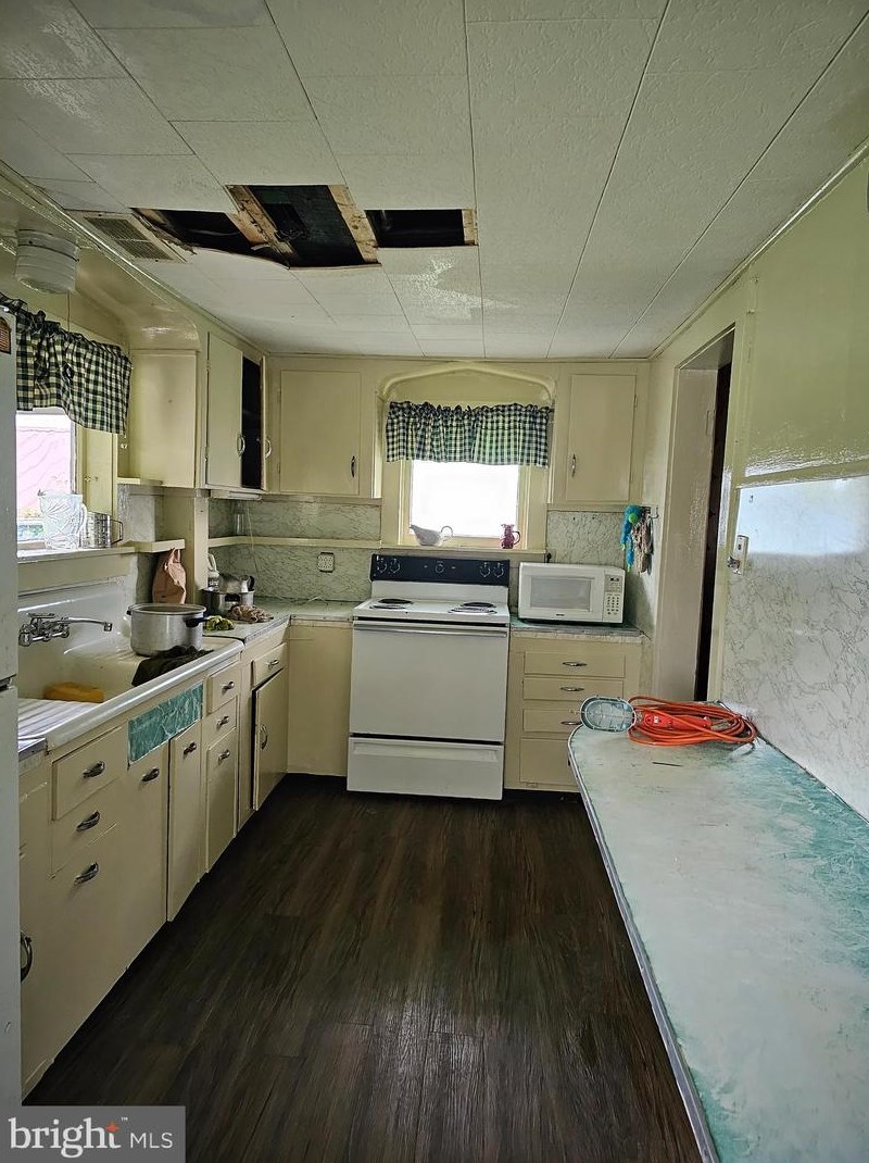 5224 Central Ave, Great Cacapon WV 25422-3463 exterior