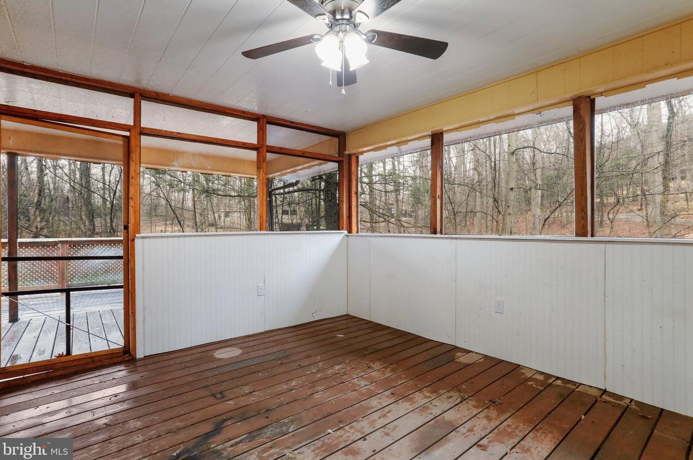 406 Feather Bed Ln, Hedgesville WV 25427-5292 exterior