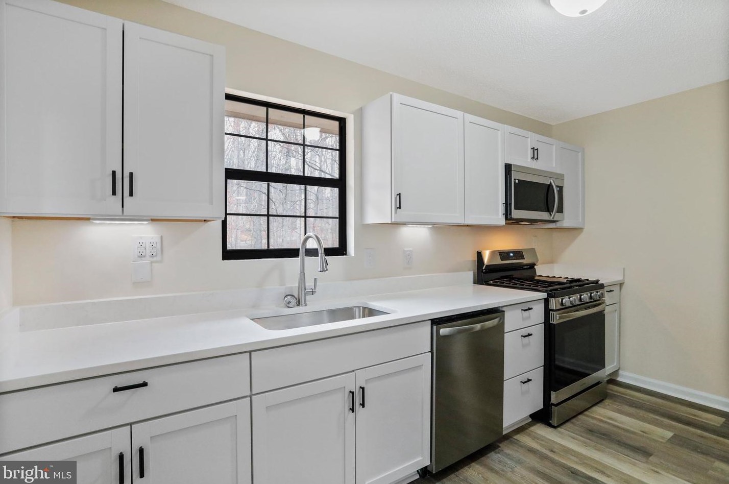 406 Feather Bed Ln, Hedgesville WV 25427-5292 exterior