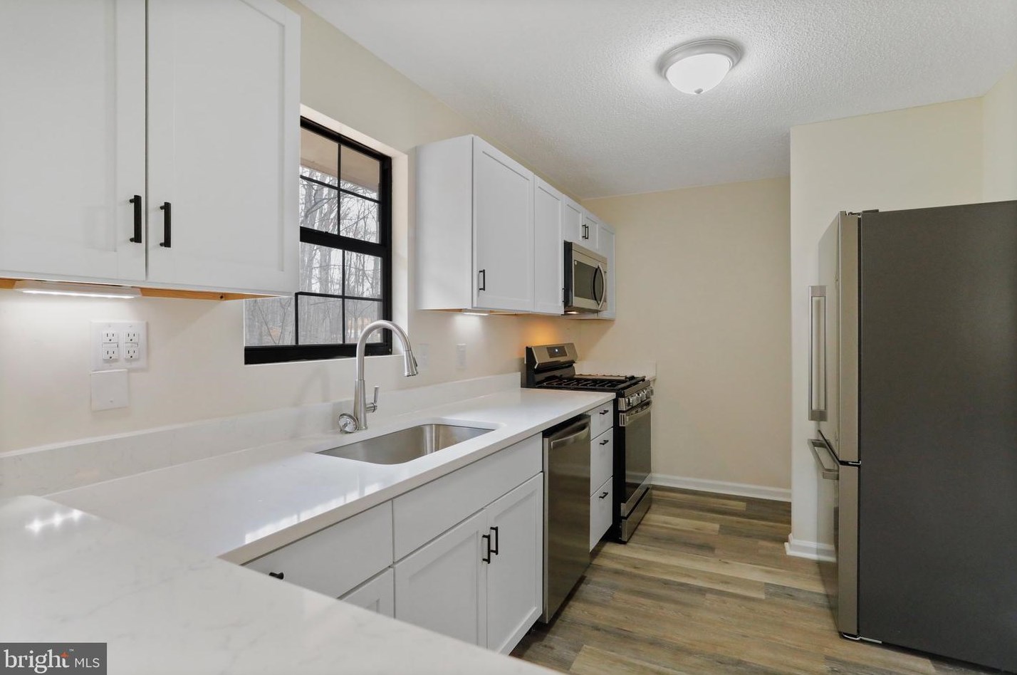 406 Feather Bed Ln, Hedgesville WV 25427-5292 exterior