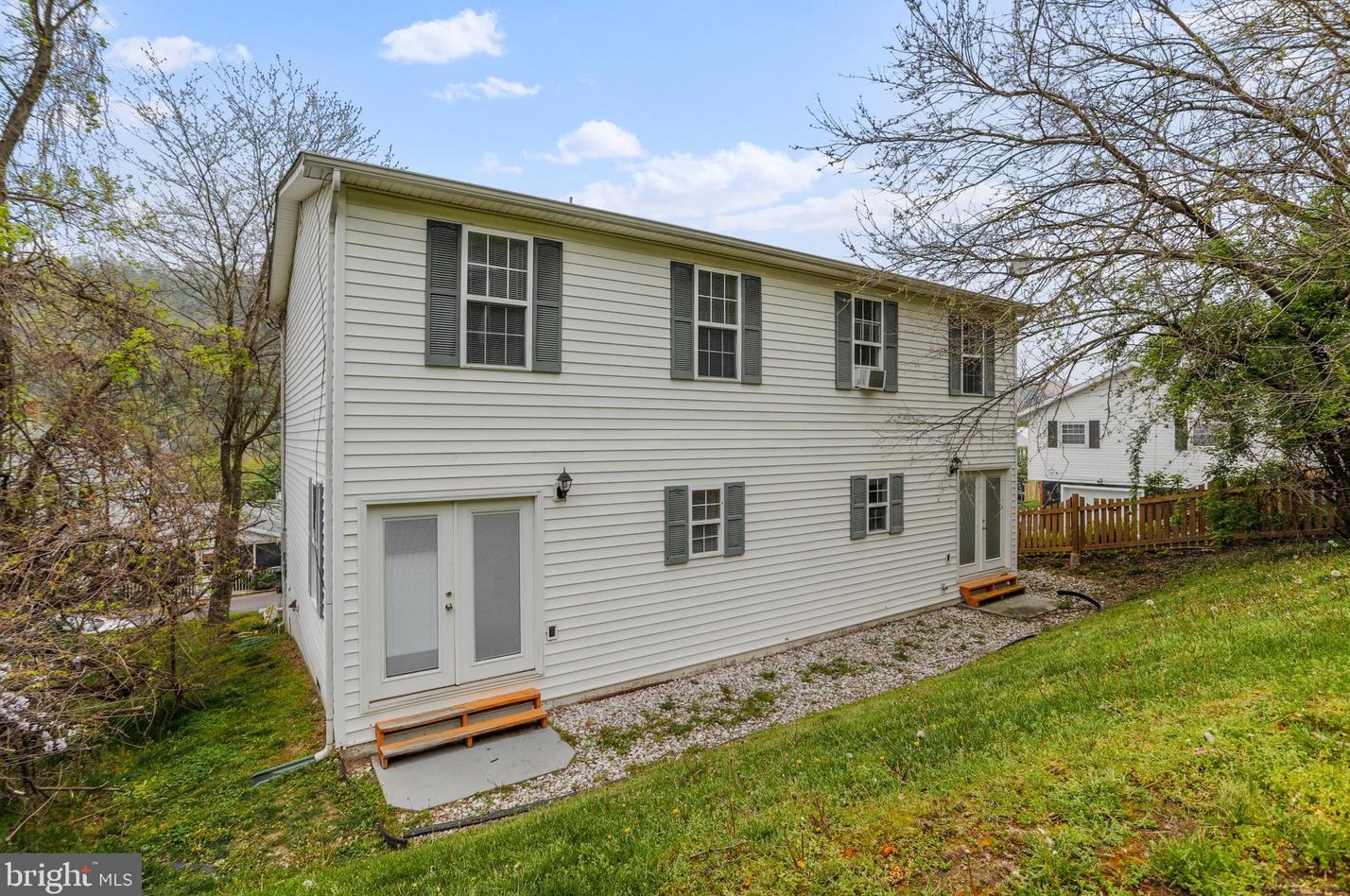 119 Laurel Ave, Berkeley Springs WV  25411-5327 exterior