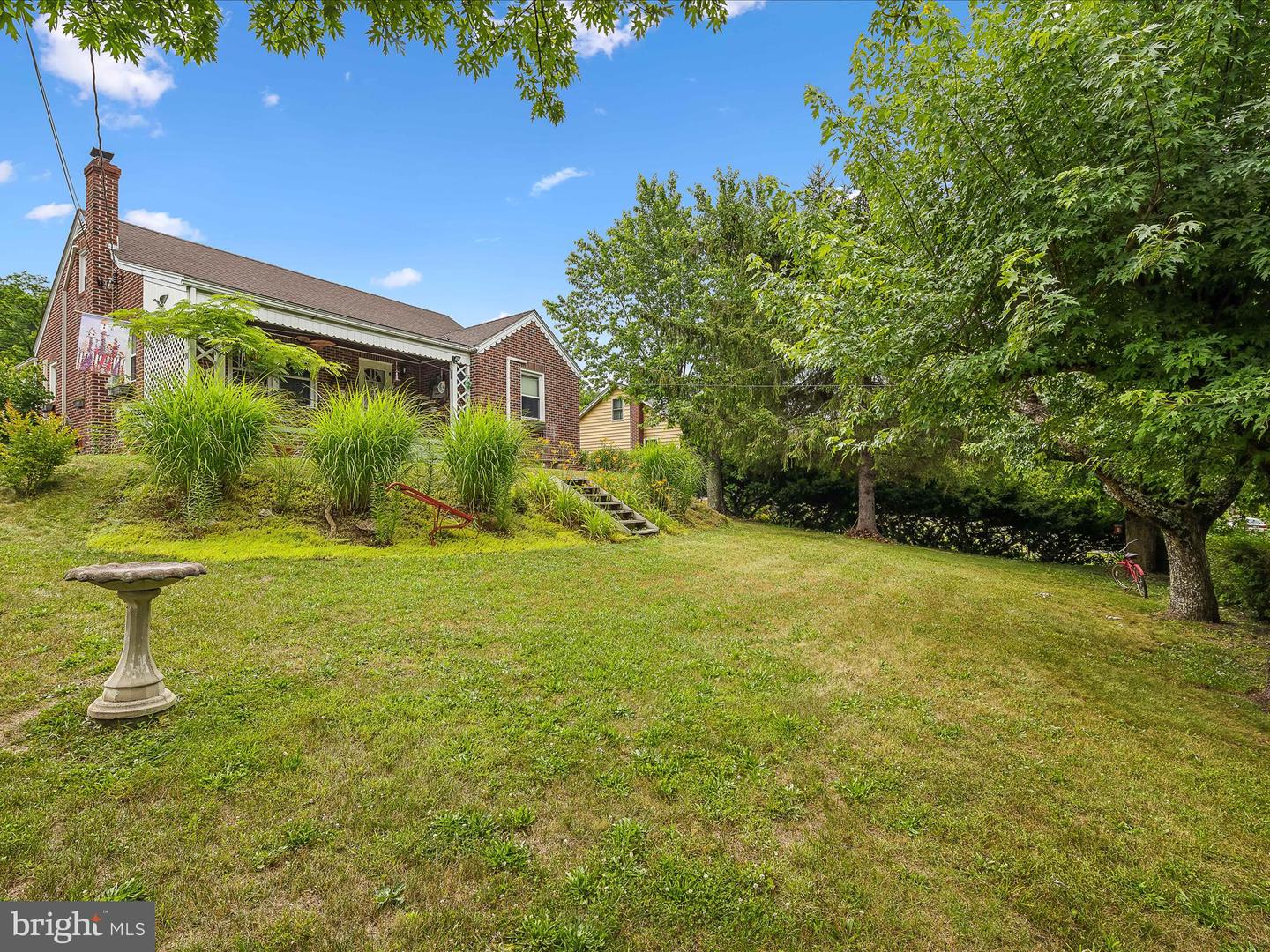 20 Hudson St, Berkeley Springs, WV 25411 MLS WVMO2004656 Coldwell