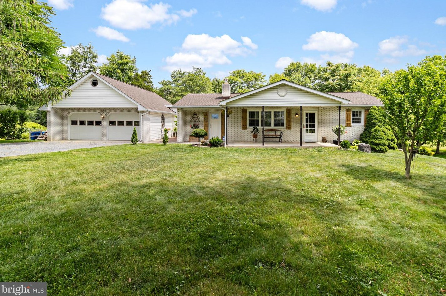 48 Calvin Unger Ln, Berkeley Springs WV 25411-5181 exterior