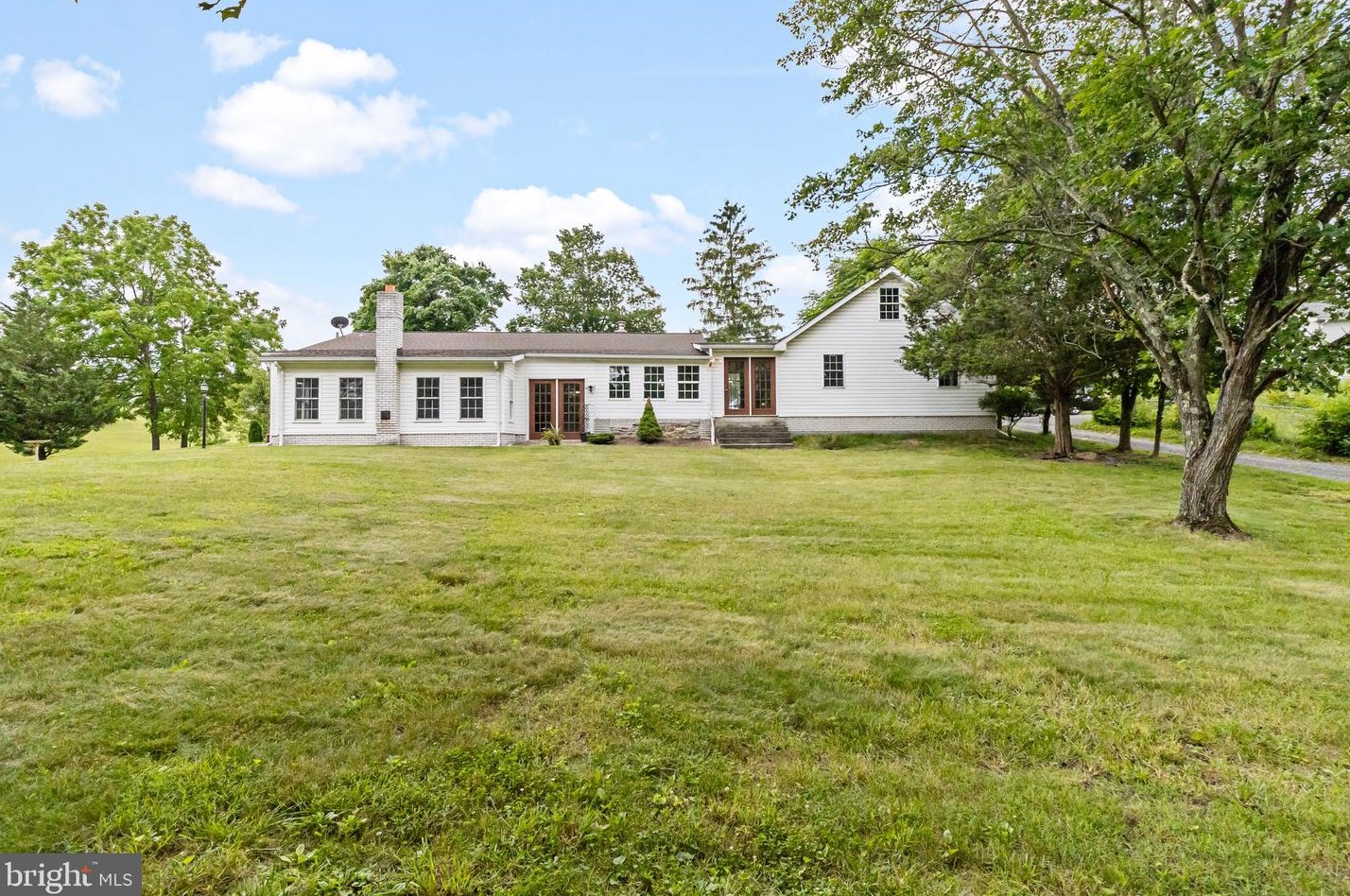 48 Calvin Unger Ln, Berkeley Springs WV 25411-5181 exterior