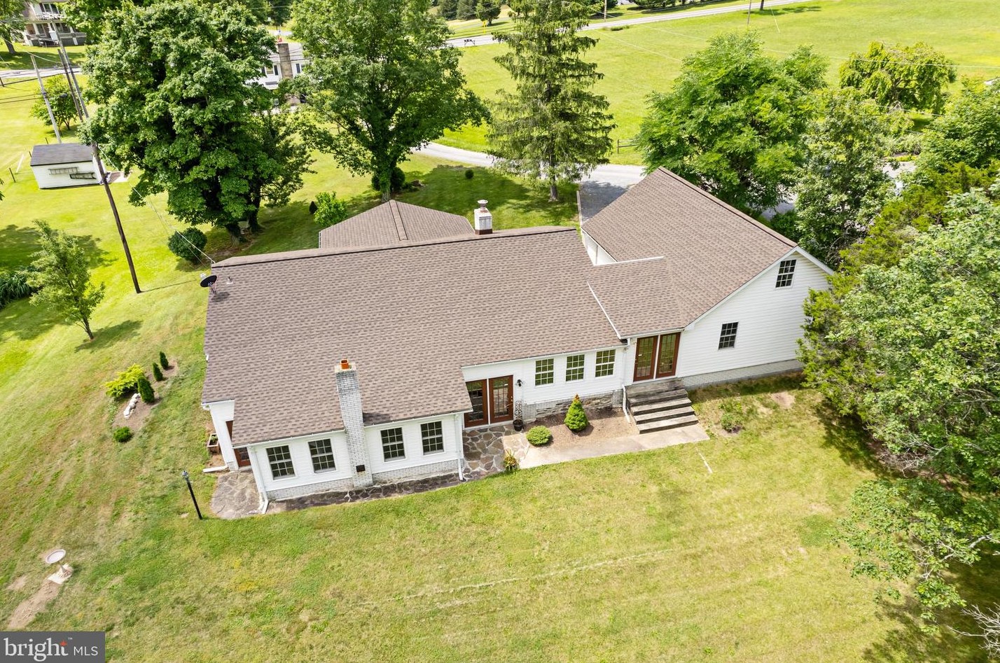 48 Calvin Unger Ln, Berkeley Springs WV 25411-5181 exterior