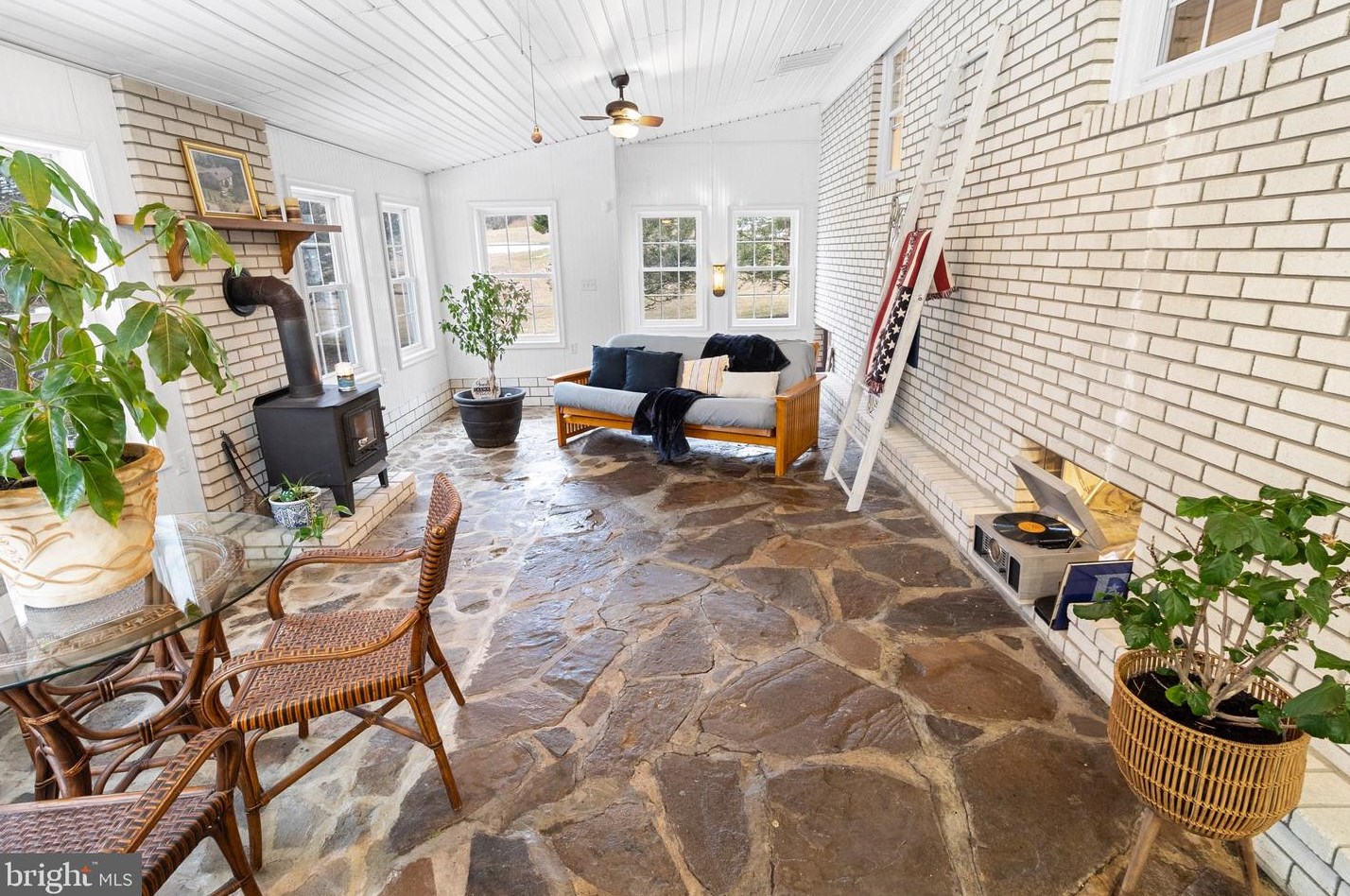 48 Calvin Unger Ln, Berkeley Springs WV 25411-5181 exterior