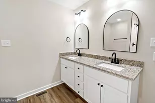 40 Mdg, Berkeley Springs, WV 25411 - Photo 7