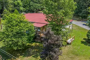 564 Shade Ln, Berkeley Springs, WV 25411 - Photo 25