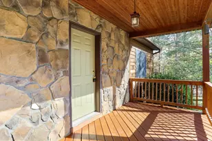 286 Colonial Dr, Berkeley Springs, WV 25411 - Photo 5