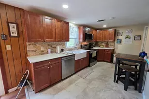 951 Johnsons Mill Rd, Berkeley Springs, WV 25411 - Photo 5