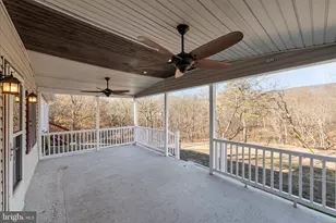 162 Twin Fox Ln, Berkeley Springs, WV 25411 - Photo 3