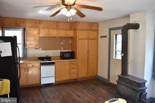 1417 Mountainside, Berkeley Springs, WV 25411 - Photo 3