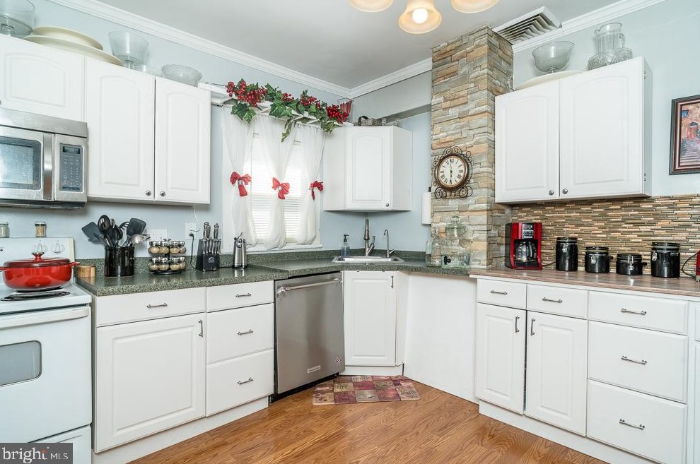 11899 Blue Gray Trl, Brandywine WV  26802-8011 exterior