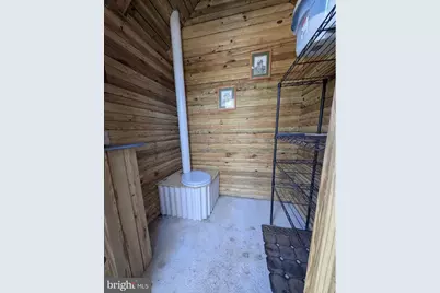 422 Cabin Hollow Ln, Brandywine, WV 26802 - Photo 9