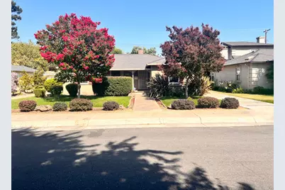 1018 S Lee Avenue, Lodi, CA 95240 - Photo 1