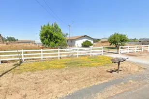 10113 Pioneer Ave, Oakdale, CA 95361 - Photo 1
