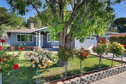 132 W Carolyn Drive - Photo 1