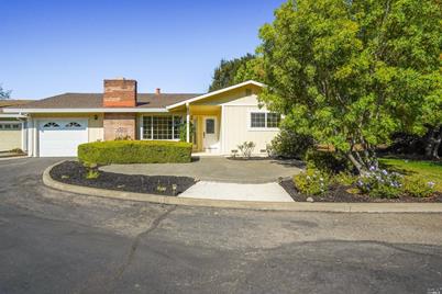121 Vineyard Circle - Photo 1