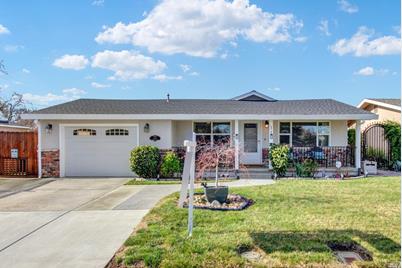 570 Camellia Way, Vacaville, CA 95688 - Photo 1