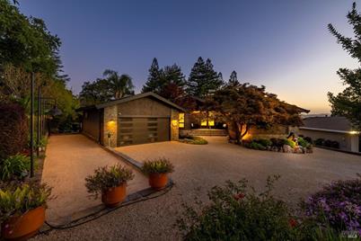 1033 Oakmont Court, Napa, CA 94559 - Photo 1