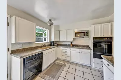 605 Sunset Parkway, Novato, CA 94947 - Photo 1