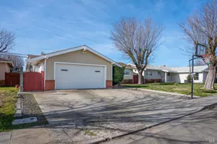 811 Rolling Green Dr, Rio Vista, CA 94571 - Photo 1