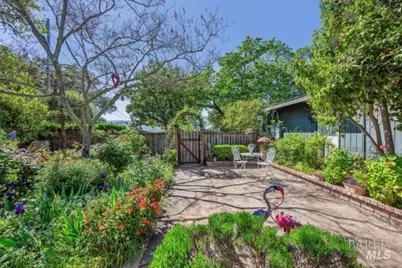 17621 Sunset Way, Sonoma, CA 95476 - Photo 1