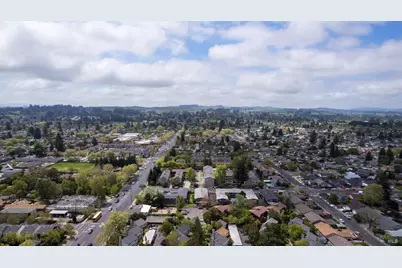 8020 Beverly Drive, Rohnert Park, CA 94928 - Photo 17