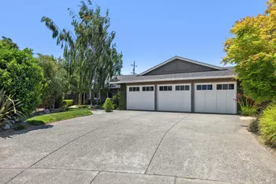 17 Goldfinch Court, Novato, CA 94947 - Photo 1