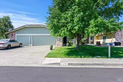 110 Bryce Way, Vacaville, CA 95687 - Photo 1