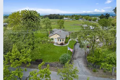 815 Scenic Avenue, Santa Rosa, CA 95407 - Photo 1