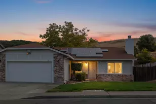 172 Smokey Hills Dr, Vallejo, CA 94589 - Photo 1