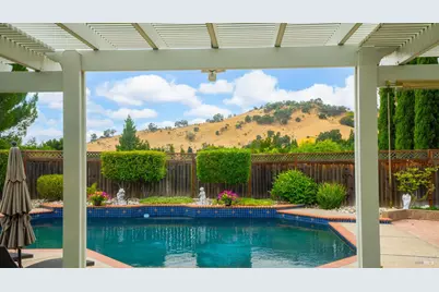 136 Pepperell Court, Vacaville, CA 95688 - Photo 1