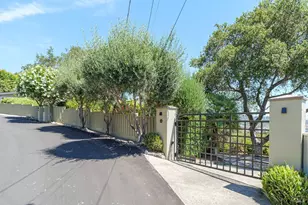 44 Gloria Dr, San Rafael, CA 94901 - Photo 1