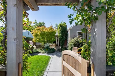 704 5th Street, Petaluma, CA 94952 - Photo 1