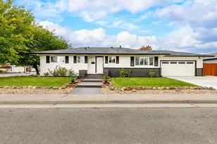 2001 Willow Dr, Petaluma, CA 94954 - Photo 1