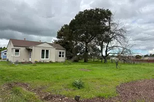 805 Lohrman Ln, Petaluma, CA 94952 - Photo 1