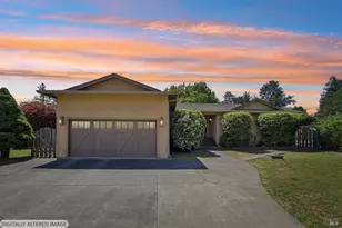 243 Princeton Dr, Sebastopol, CA 95472 - Photo 1