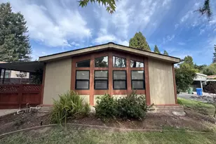 8 Redondo Ct, Saint Helena, CA 94574 - Photo 1