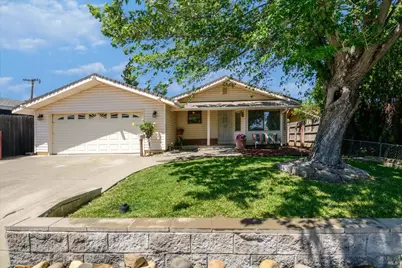 262 Markham Avenue, Vacaville, CA 95688 - Photo 1