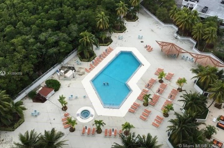 100 Bayview Dr, Miami FL  33160-4772 exterior